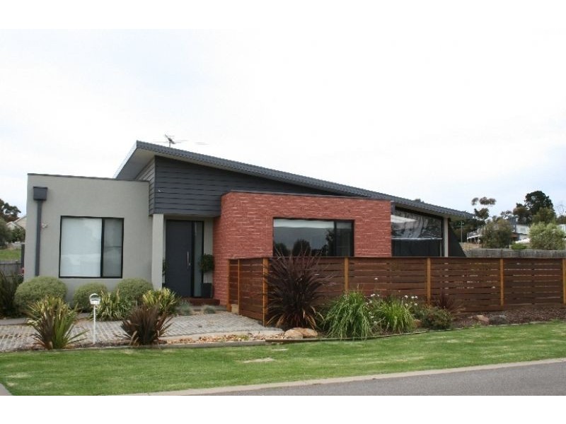 3 Kirsten Close, Cowes VIC 3922