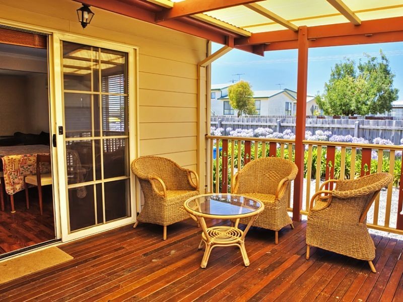 1 Caroline Avenue, Cowes VIC 3922