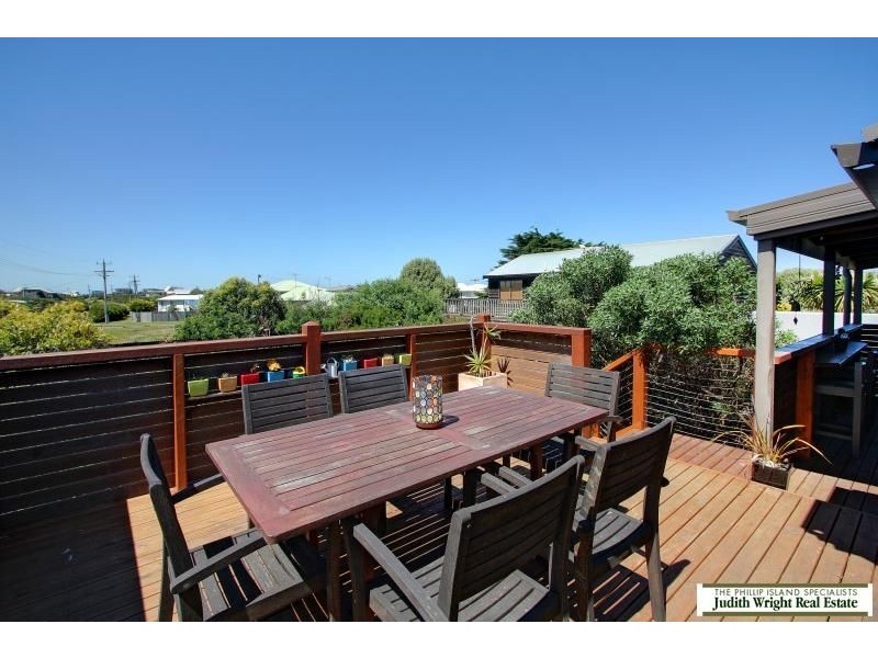 45 Sunderland Bay Road, Surf Beach VIC 3922