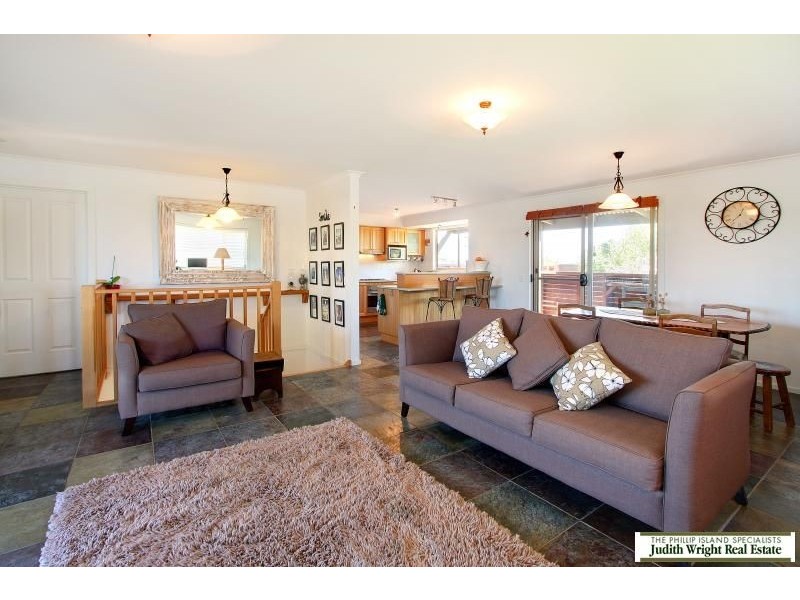 45 Sunderland Bay Road, Surf Beach VIC 3922