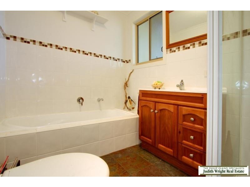 45 Sunderland Bay Road, Surf Beach VIC 3922