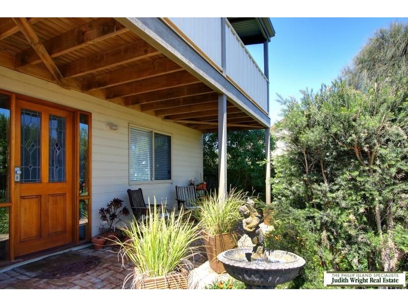 45 Sunderland Bay Road, Surf Beach VIC 3922