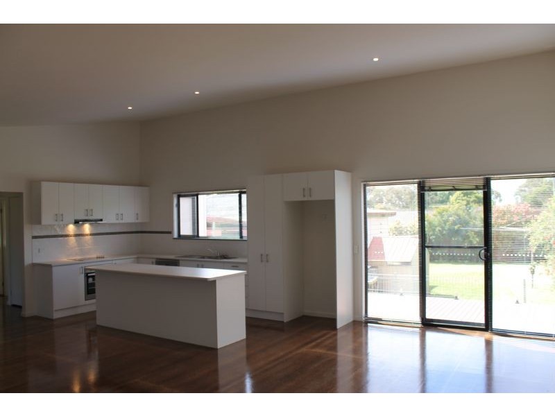 8 Malay Street, Cowes VIC 3922