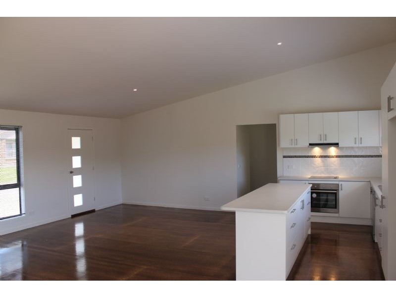 8 Malay Street, Cowes VIC 3922