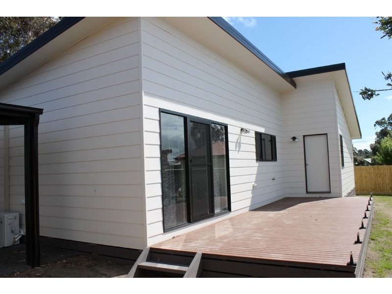 8 Malay Street, Cowes VIC 3922