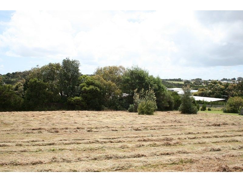 10 Bermagui Crescent, Sunset Strip VIC 3922