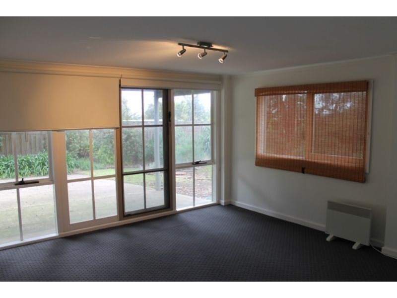 8 Hastings Street, Rhyll VIC 3923
