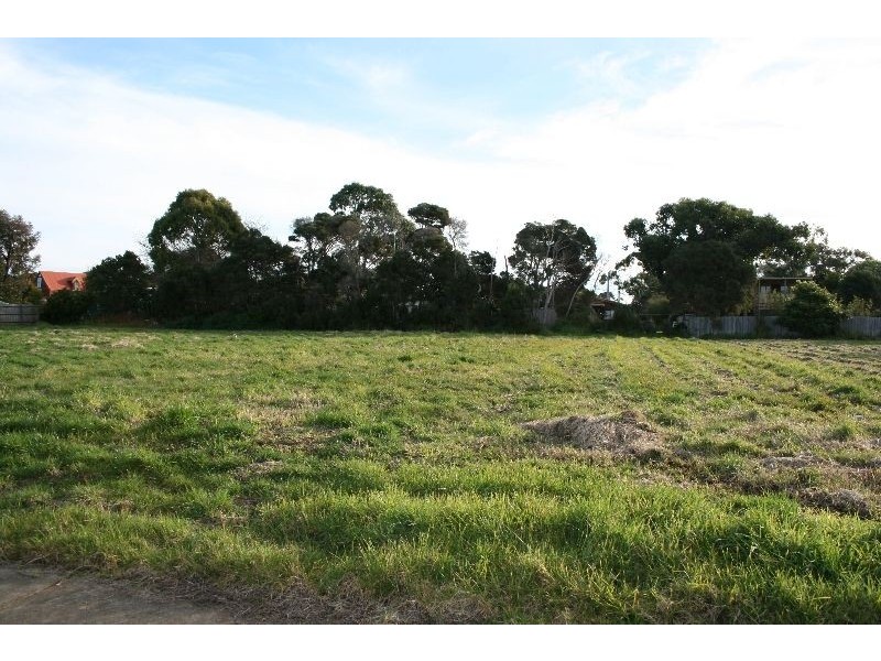 28 Jenner Avenue, Cowes VIC 3922