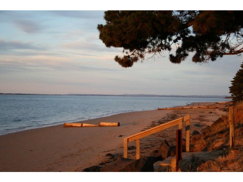 28 Jenner Avenue, Cowes VIC 3922