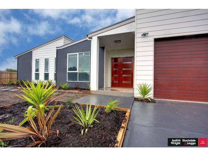 33 Katherine Circuit, Cowes VIC 3922