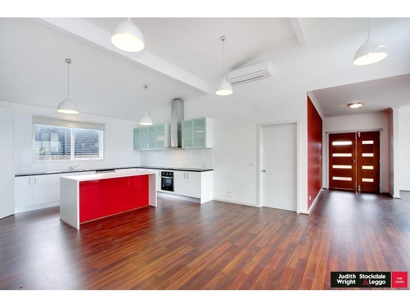 33 Katherine Circuit, Cowes VIC 3922