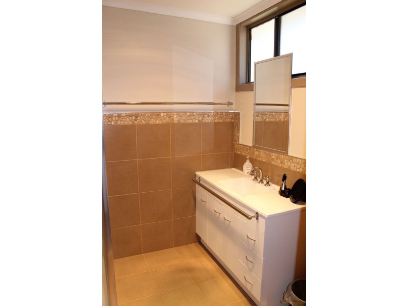 16 Ventnor Rd, Cowes VIC 3922