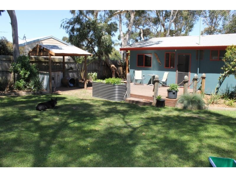 16 Ventnor Rd, Cowes VIC 3922