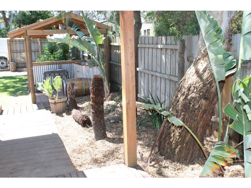 16 Ventnor Rd, Cowes VIC 3922