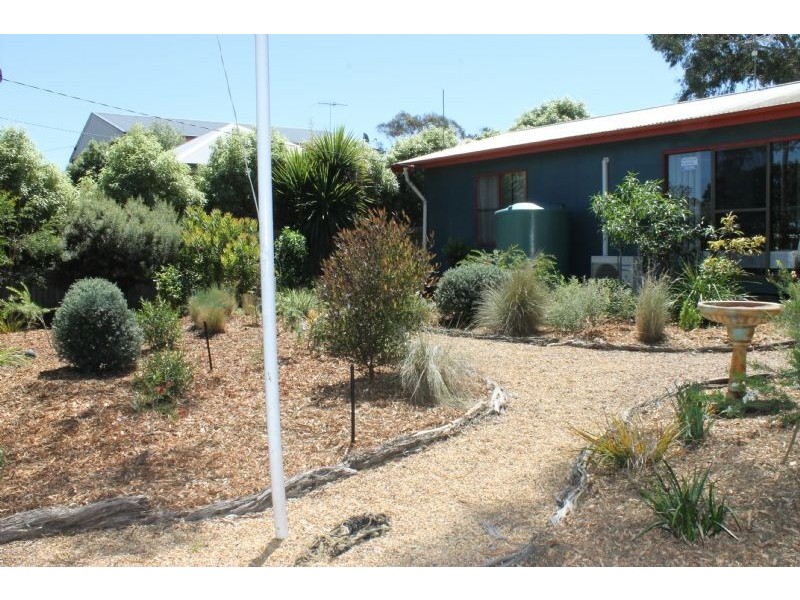 16 Ventnor Rd, Cowes VIC 3922