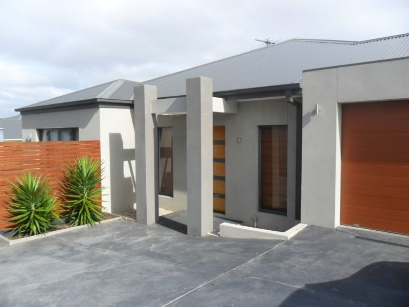 17 Blue Gum Court, Cowes VIC 3922