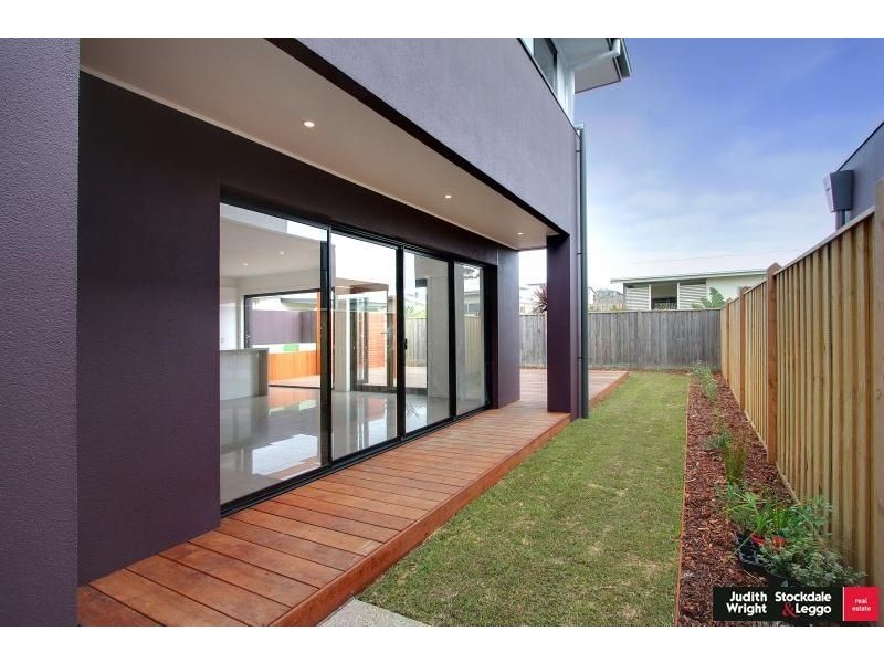7 Pobblebonk Place, Cowes VIC 3922
