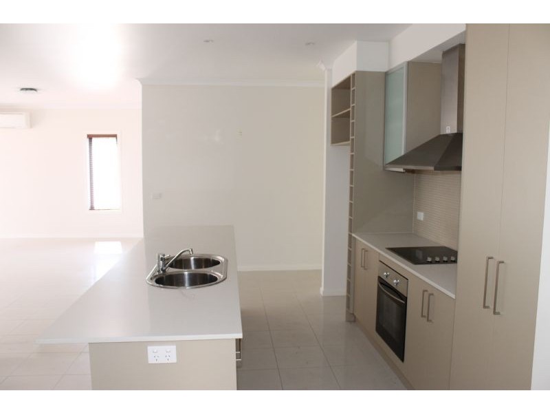 17 Blue Gum Court, Cowes VIC 3922