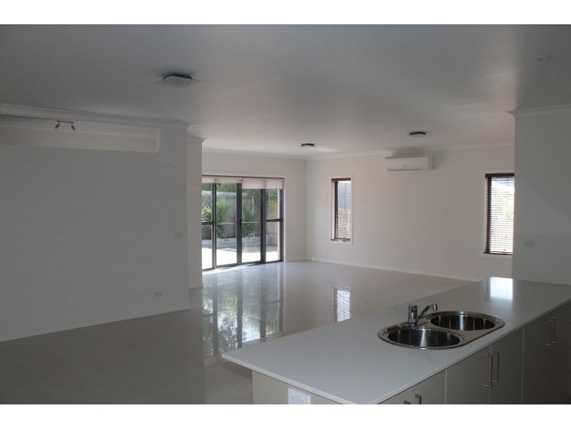 17 Blue Gum Court, Cowes VIC 3922