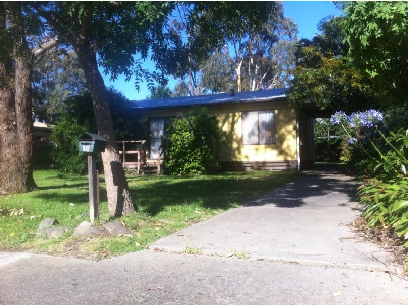 10 Seascape Avenue, Cowes VIC 3922