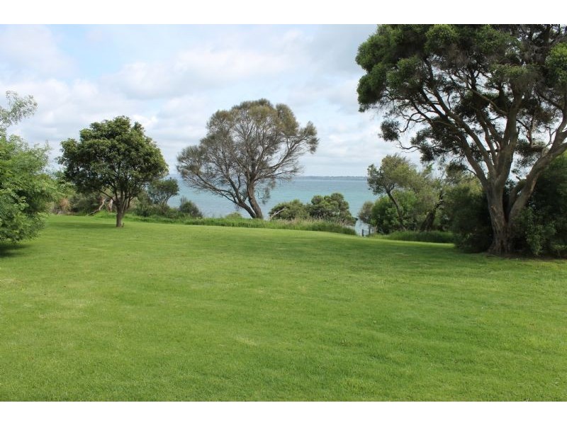 6 Langard Road, Cowes VIC 3922