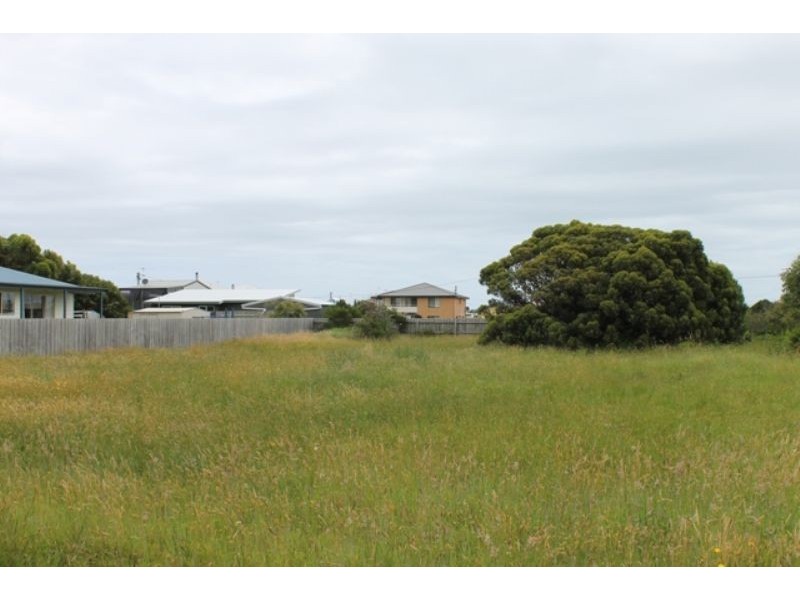 1 Tolley Avenue, Surf Beach VIC 3922
