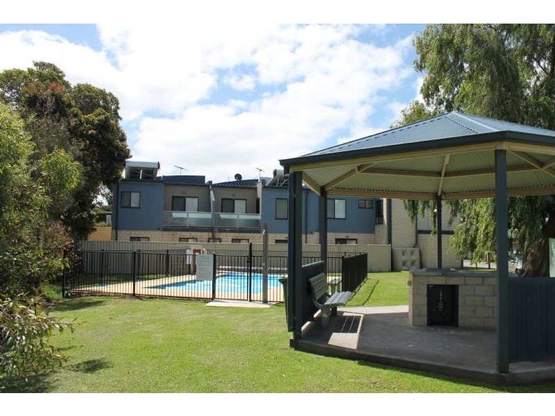 2/7 Beach Street, Cowes VIC 3922