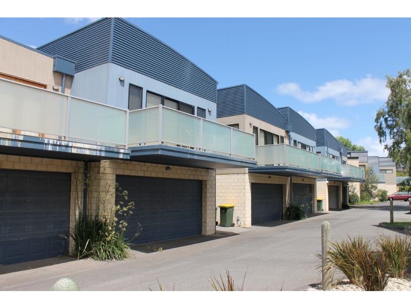 2/7 Beach Street, Cowes VIC 3922
