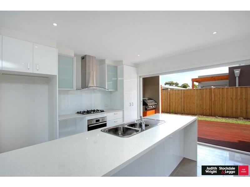 1 Pobblebonk Place, Cowes VIC 3922