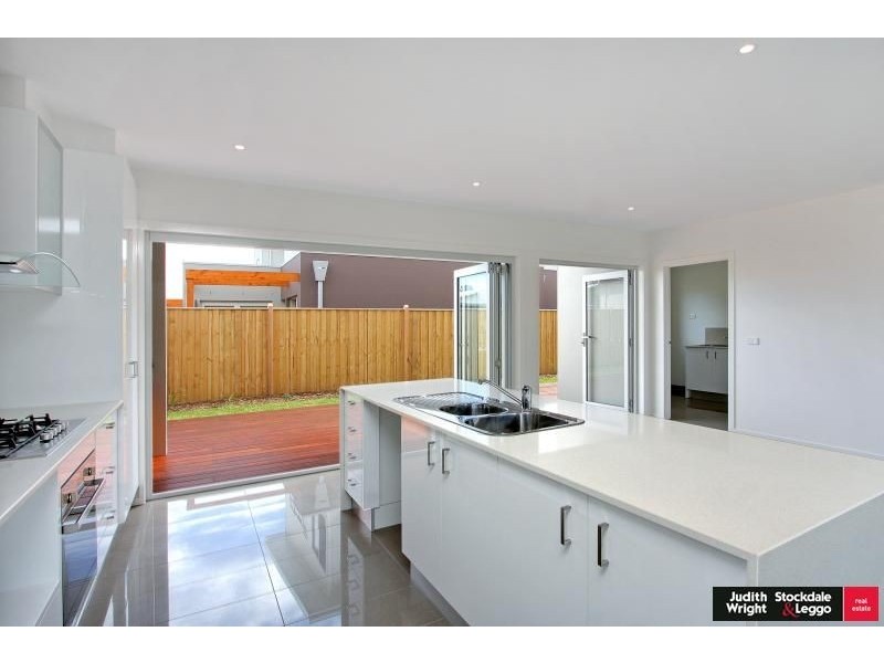 1 Pobblebonk Place, Cowes VIC 3922