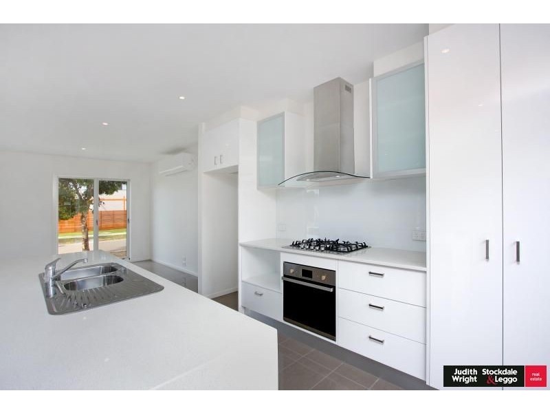 1 Pobblebonk Place, Cowes VIC 3922