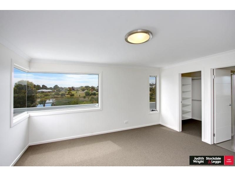1 Pobblebonk Place, Cowes VIC 3922