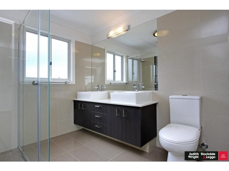 1 Pobblebonk Place, Cowes VIC 3922