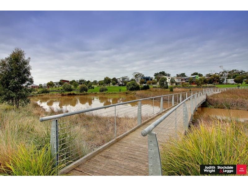 1 Pobblebonk Place, Cowes VIC 3922