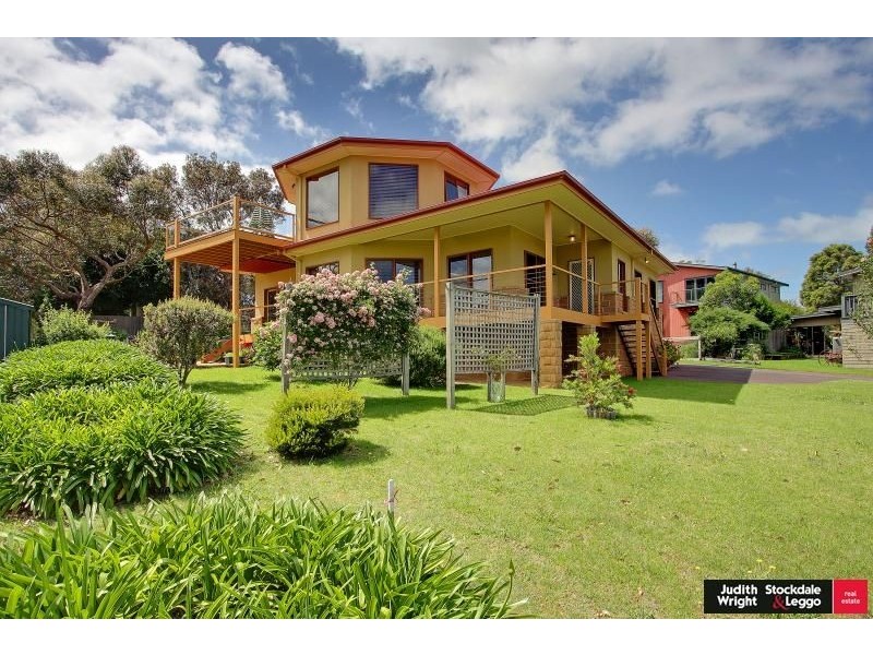 11 Talofa Avenue, Cowes VIC 3922