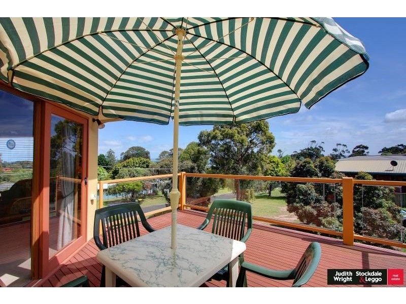 11 Talofa Avenue, Cowes VIC 3922