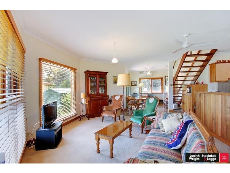 11 Talofa Avenue, Cowes VIC 3922