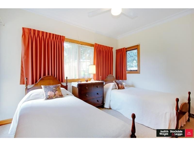 11 Talofa Avenue, Cowes VIC 3922