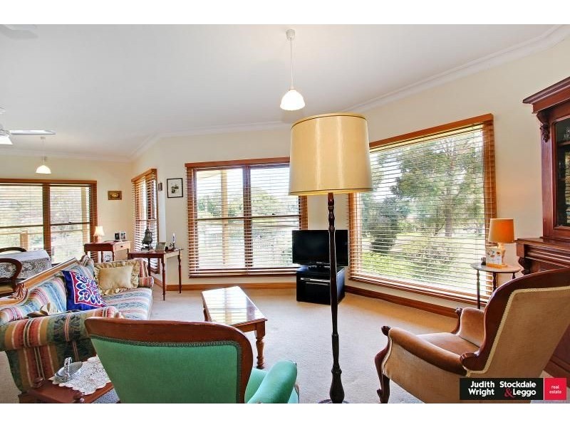 11 Talofa Avenue, Cowes VIC 3922