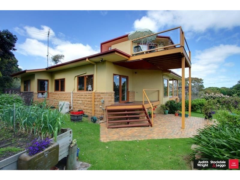 11 Talofa Avenue, Cowes VIC 3922