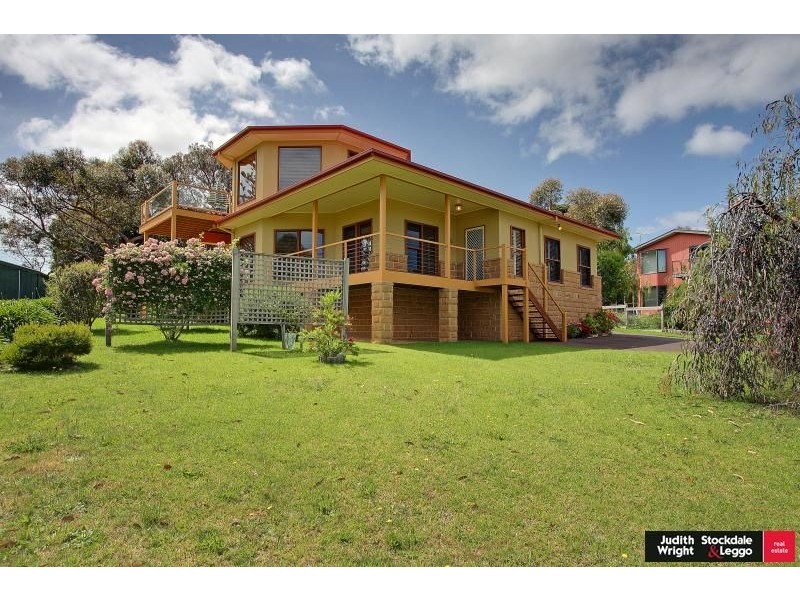11 Talofa Avenue, Cowes VIC 3922