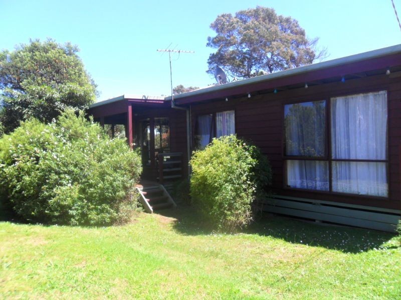 15 Pine Avenue, Cowes VIC 3922
