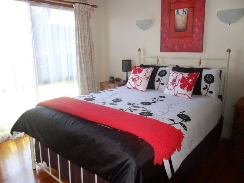 15 Pine Avenue, Cowes VIC 3922