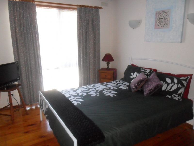15 Pine Avenue, Cowes VIC 3922