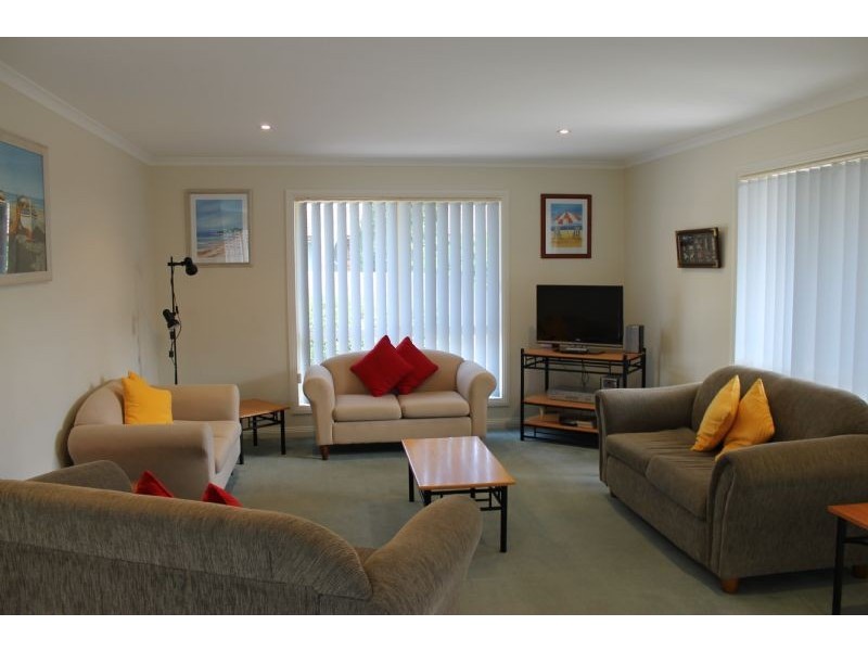 2/7 Wyndham Avenue, Cowes VIC 3922