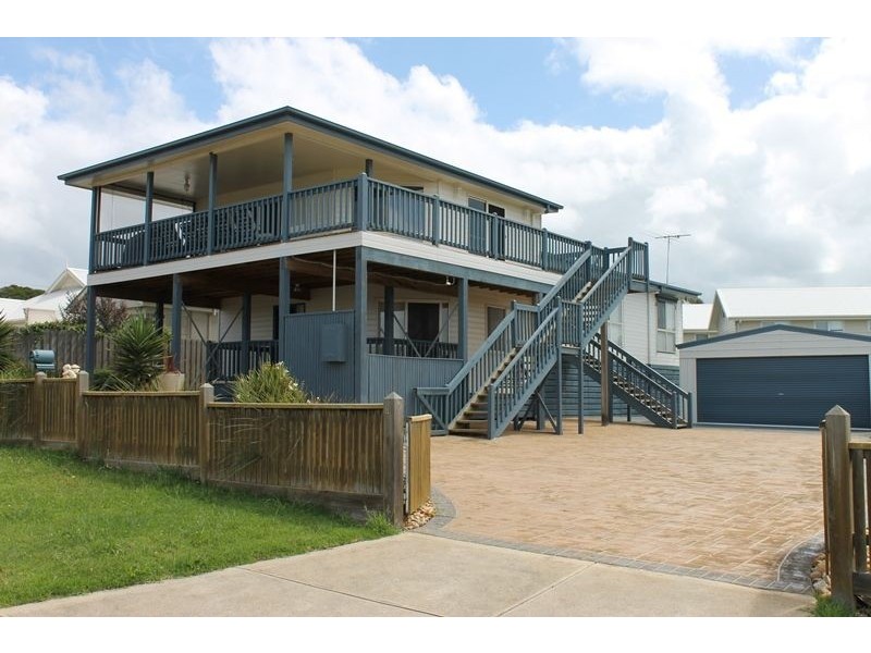 4 Bradley Court, Cowes VIC 3922