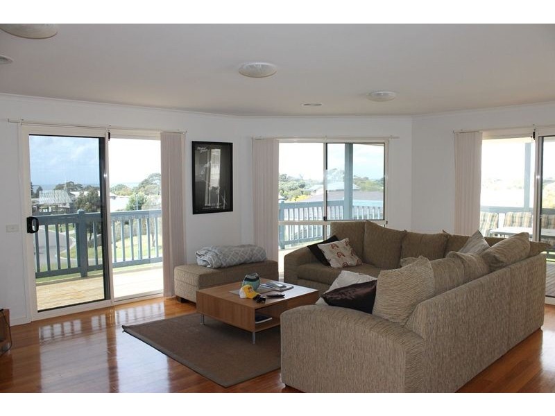 4 Bradley Court, Cowes VIC 3922