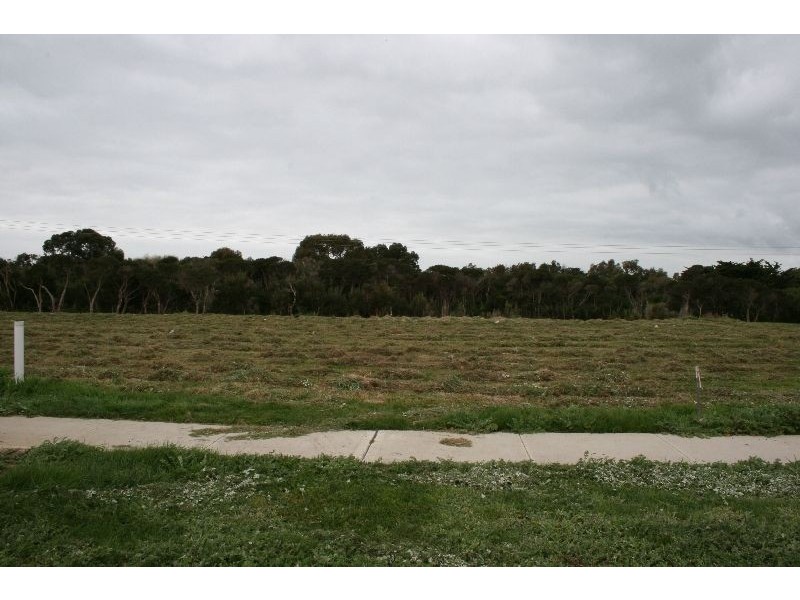 4 Cove Place, Cowes VIC 3922