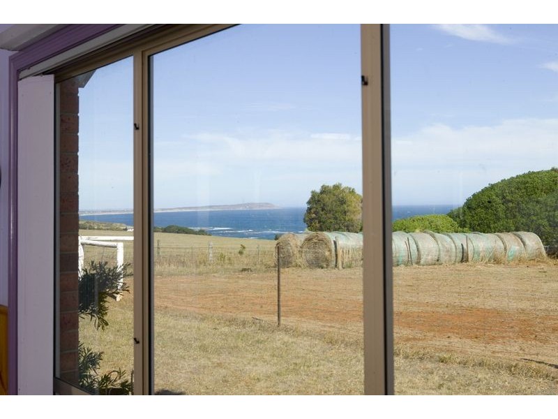 225 Gap Road, Smiths Beach VIC 3922