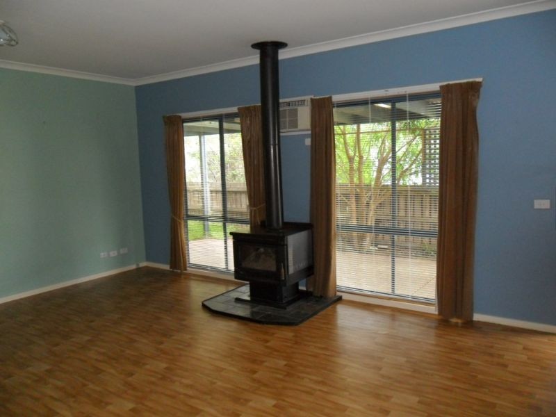 27 Ti Tree Drive, Cowes VIC 3922